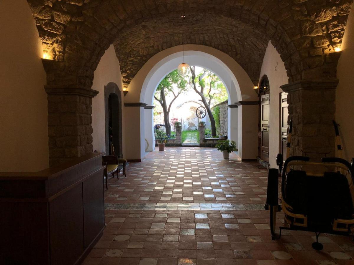 Maison De Lucia Мета Екстериор снимка